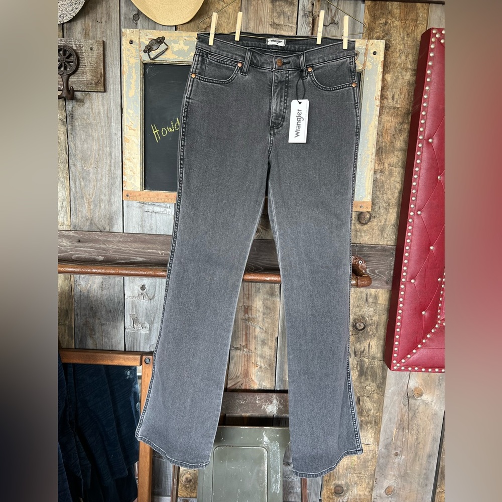 Wrangler Exaggerated Boot. 28x34